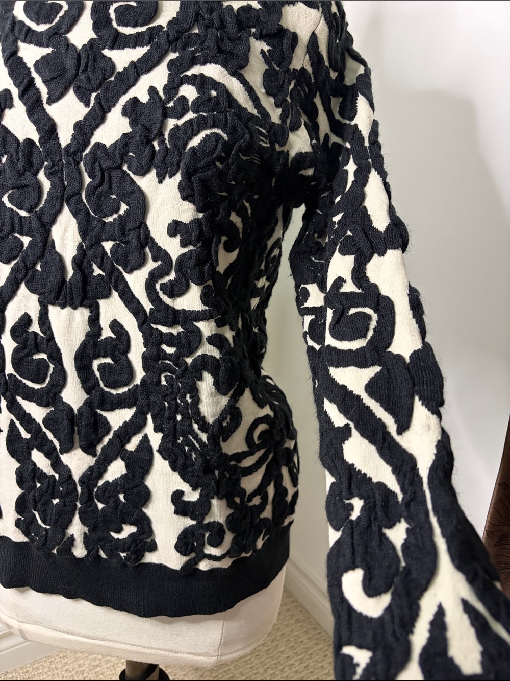 Black and White Textured Floral Sweater - Picture 5 of 10